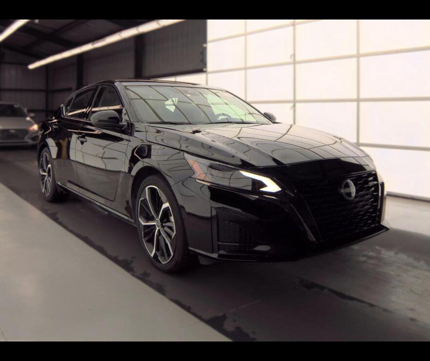 Super Black 2025 Nissan Altima Sedan Front-Wheel Drive Continuously Variable Transmission