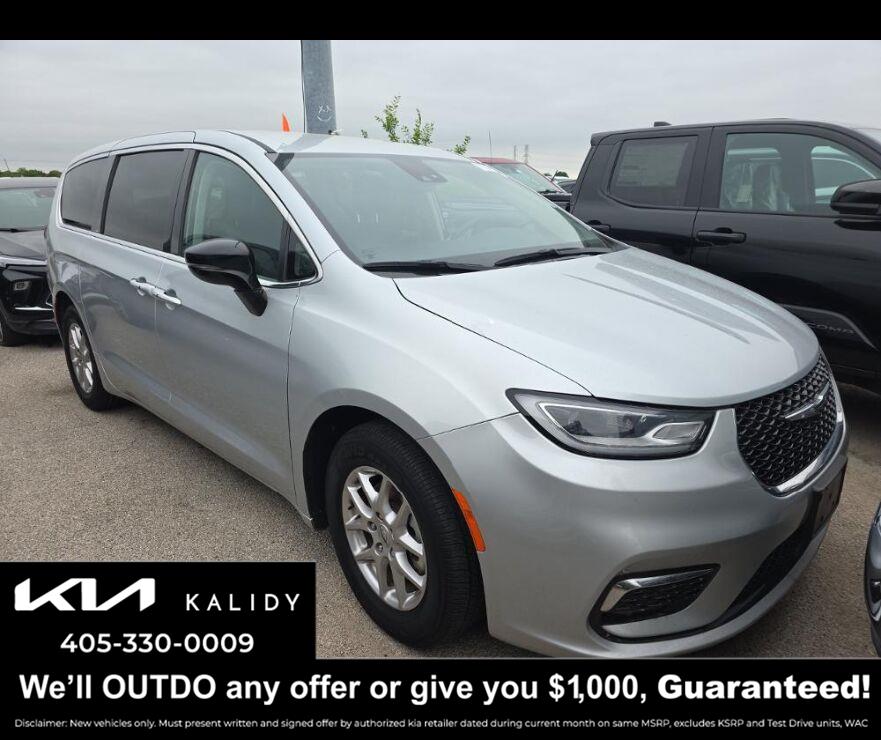  2024 Chrysler Pacifica Touring L FWD   