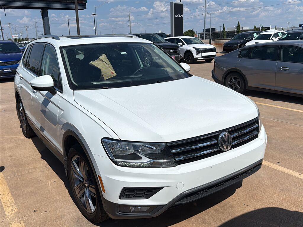 Pure White 2021 Volkswagen Tiguan SUV / Crossover Front-Wheel Drive Automatic