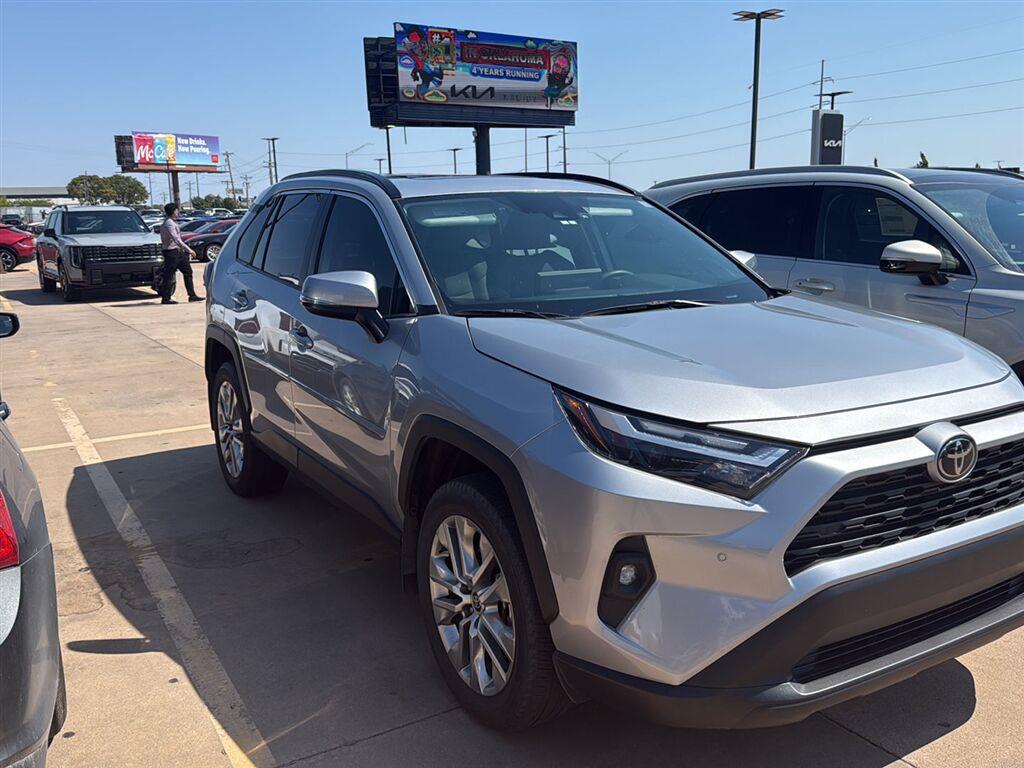 Silver Sky Metallic 2024 Toyota RAV4 SUV / Crossover Front-Wheel Drive Automatic