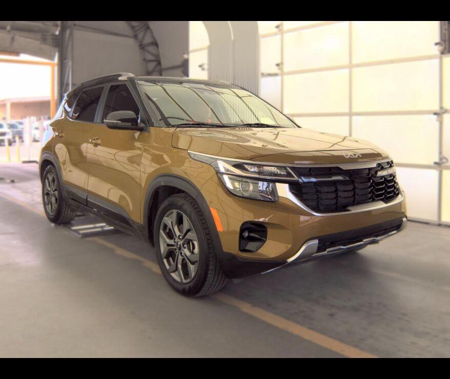 Valais Green/Black Roof 2024 Kia Seltos SUV / Crossover Front-Wheel Drive Continuously Variable Transmission