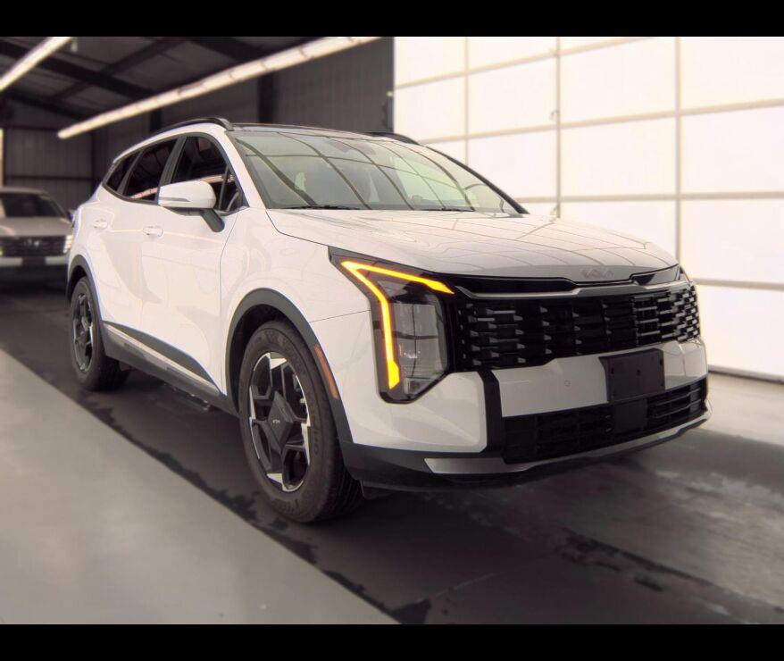 Glacial White Pearl 2026 Kia Sportage SUV / Crossover Front-Wheel Drive Automatic