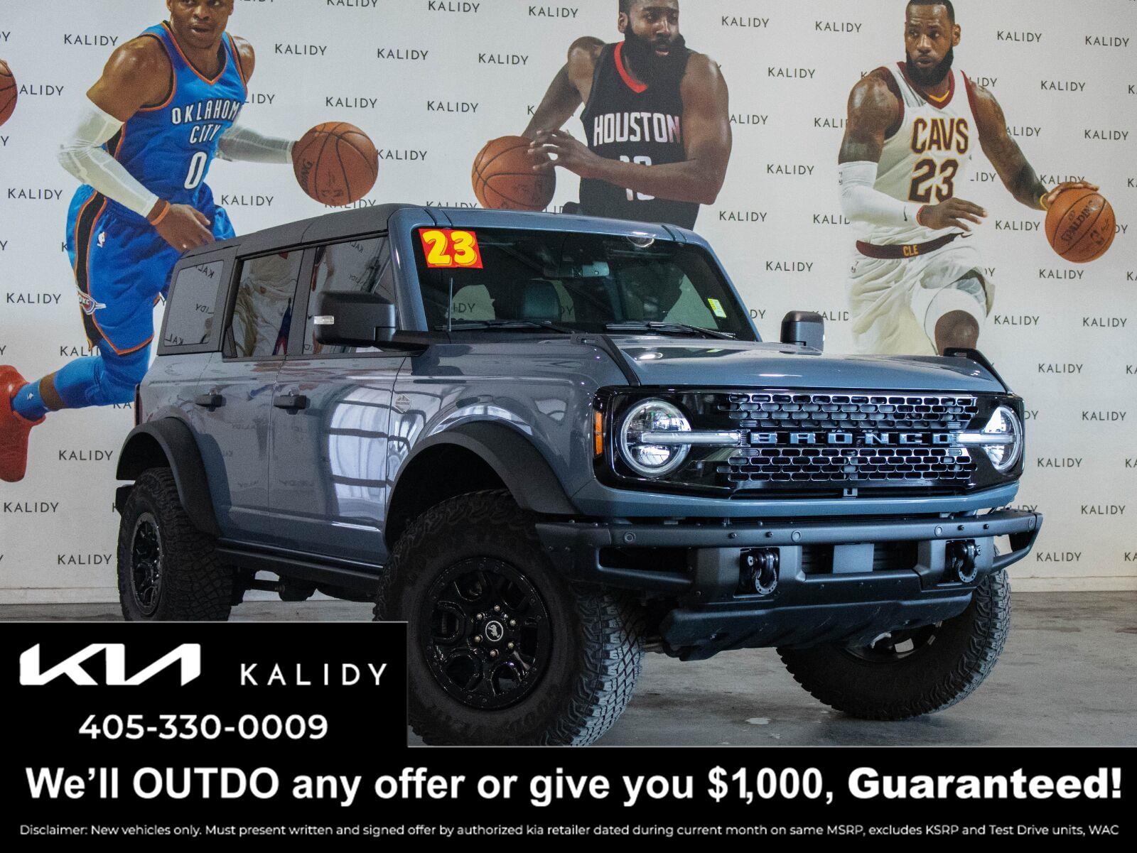 Blue (Azure Gray Metallic Tri-Coat) 2023 Ford Bronco SUV / Crossover Four-Wheel Drive Automatic
