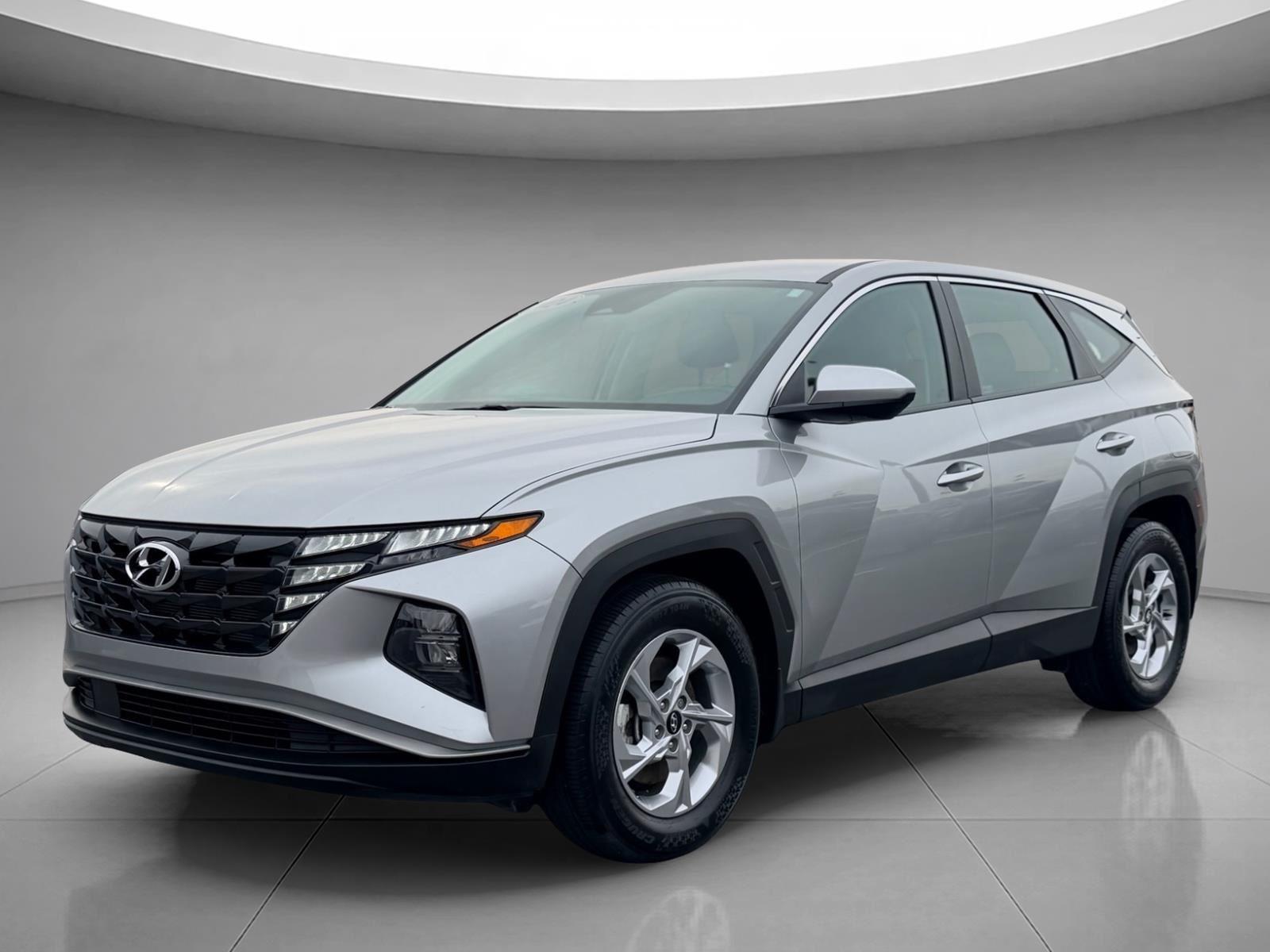Shimmering Silver 2024 Hyundai Tucson SE FWD SUV / Crossover Front-Wheel Drive Automatic