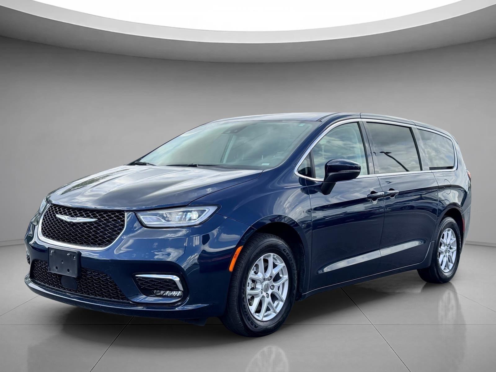 Fathom Blue Pearlcoat 2023 Chrysler Pacifica Touring L FWD Minivan Front-Wheel Drive 9-Speed Automatic