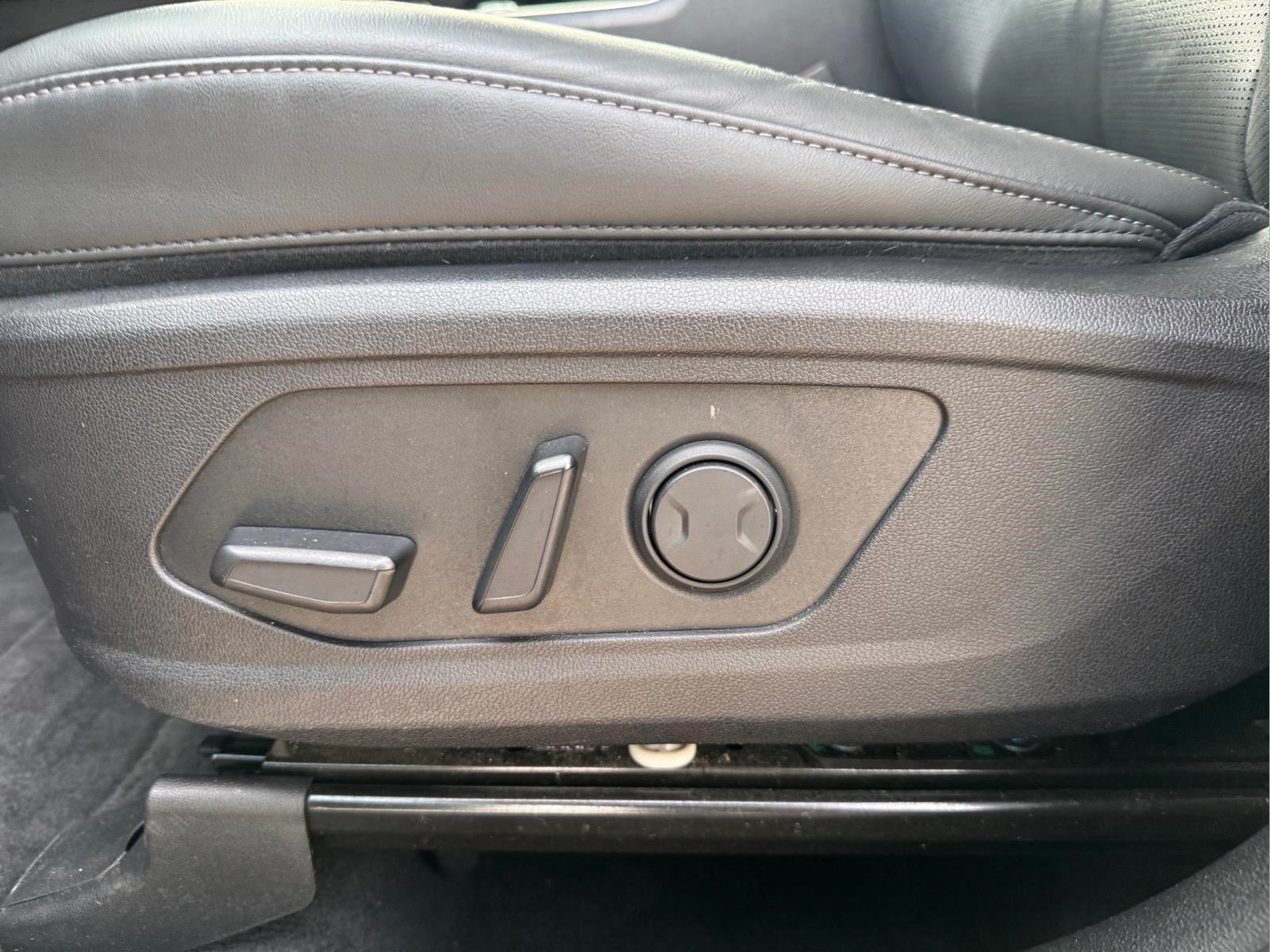 Used 2024 Wolf Gray Kia X-Line EX image 23
