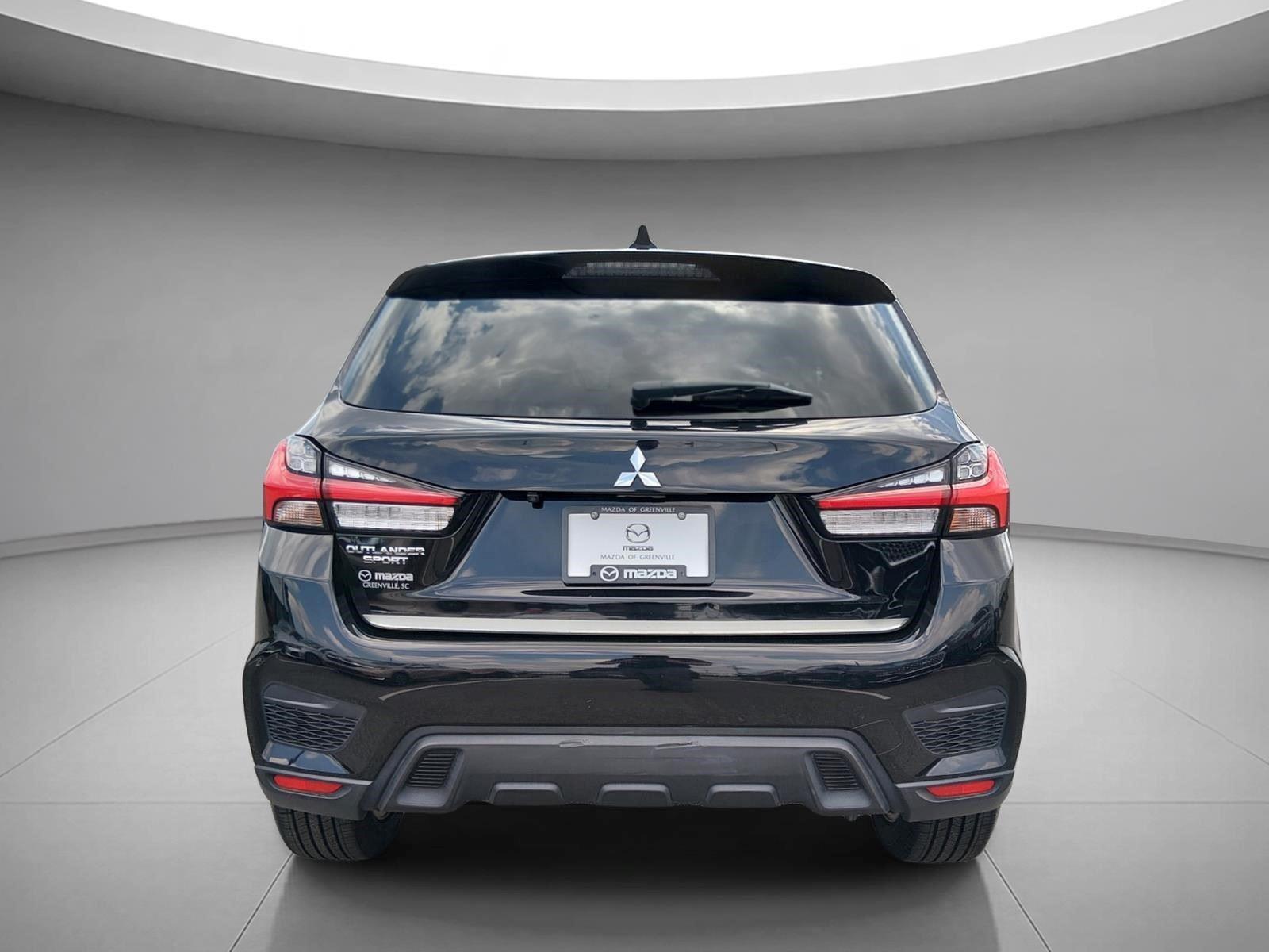 Used 2022  MITSUBISHI  image 6