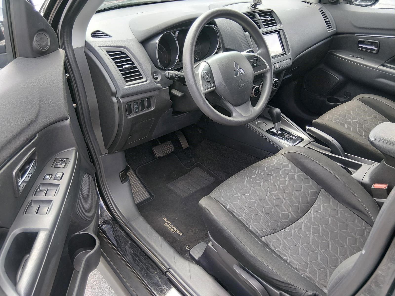 Used 2022  MITSUBISHI  image 14