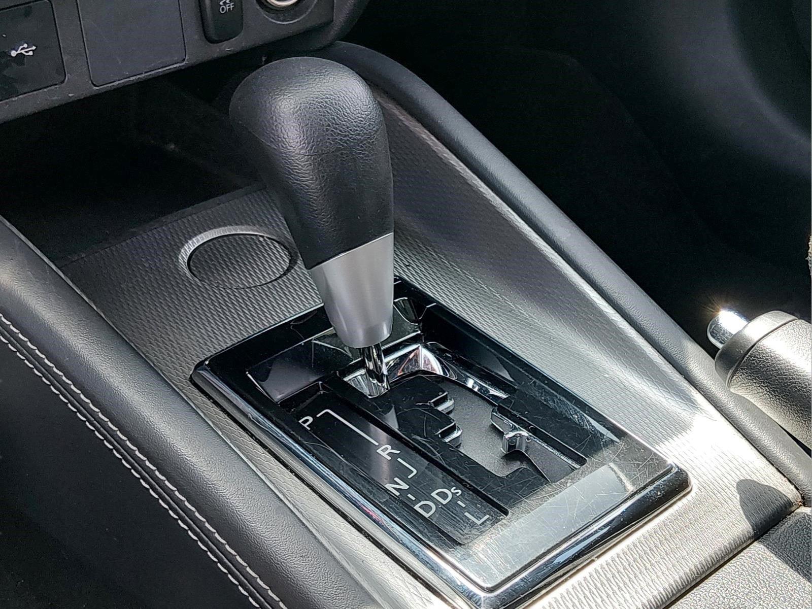 Used 2022  MITSUBISHI  image 24