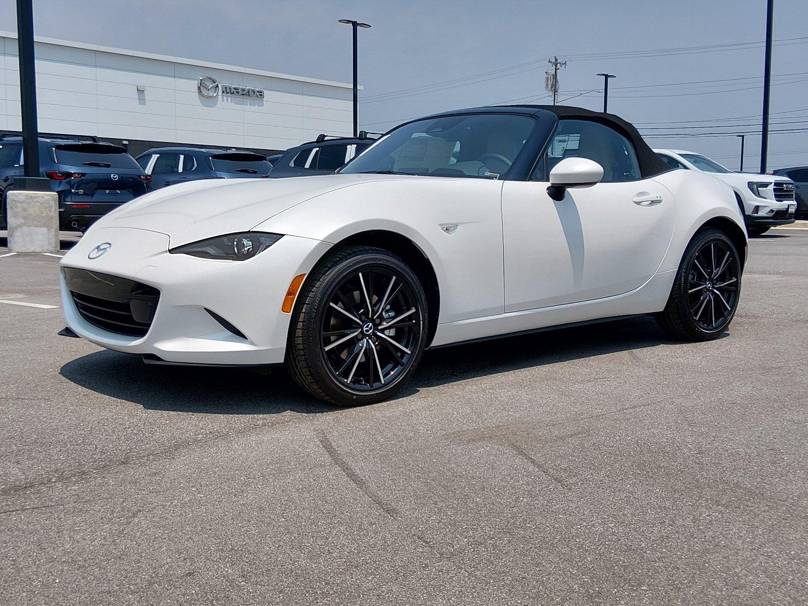 Snowflake White Pearl Mica 2026 Mazda MX-5 Miata Convertible Rear-Wheel Drive Automatic