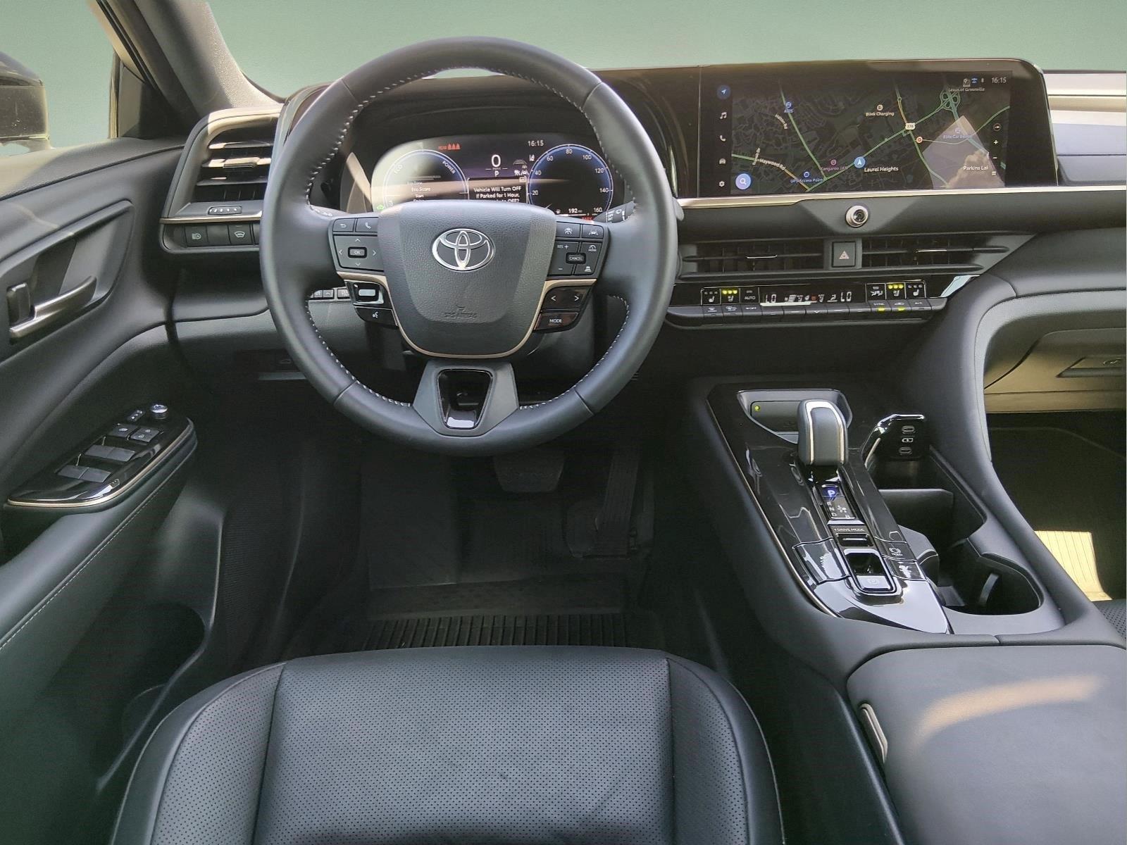 Used 2026 Oxygen White Toyota XLE image 16
