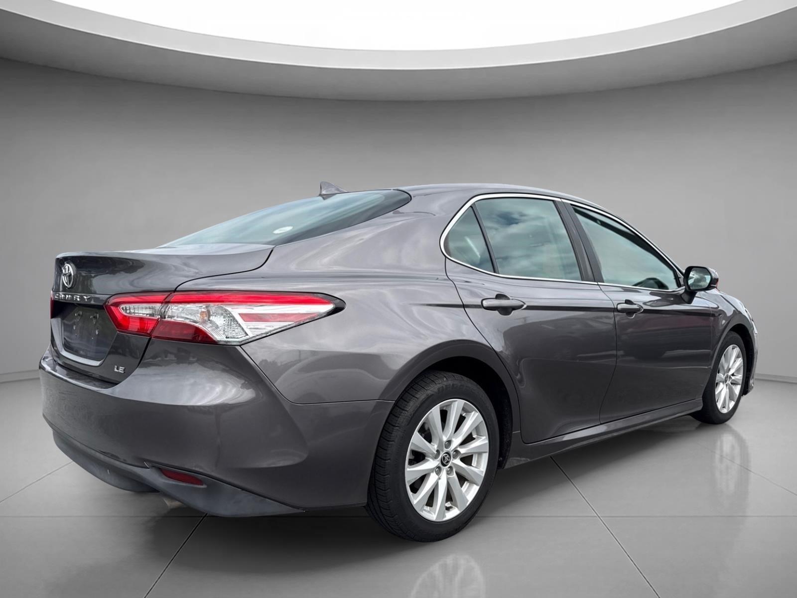 Used 2020 Predawn Gray Mica Toyota LE image 16