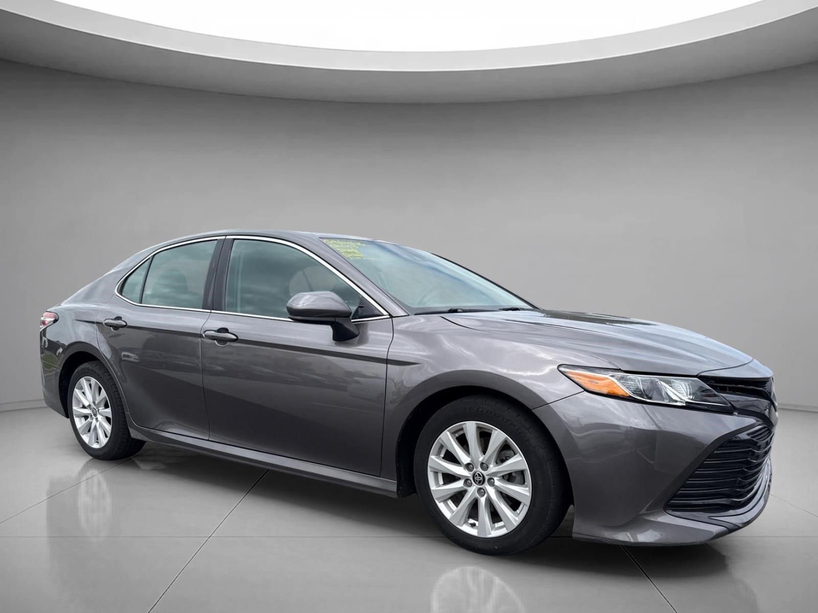 Used 2020 Predawn Gray Mica Toyota LE image 23