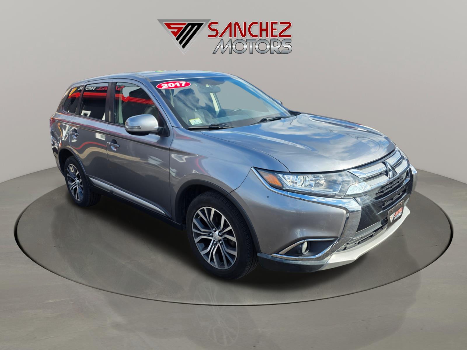 2017 Mitsubishi Outlander SE's photo
