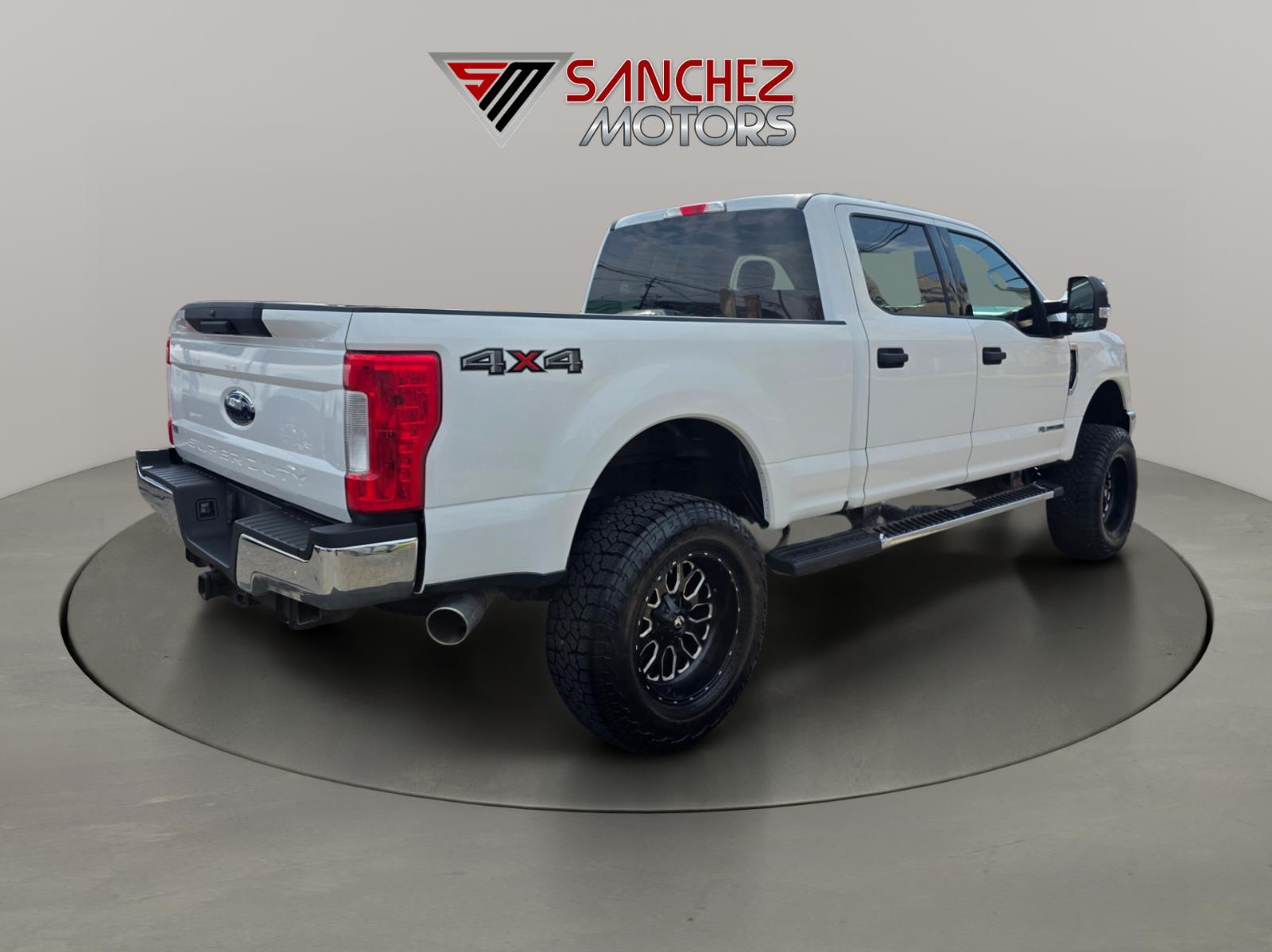 View vehicle photo 4