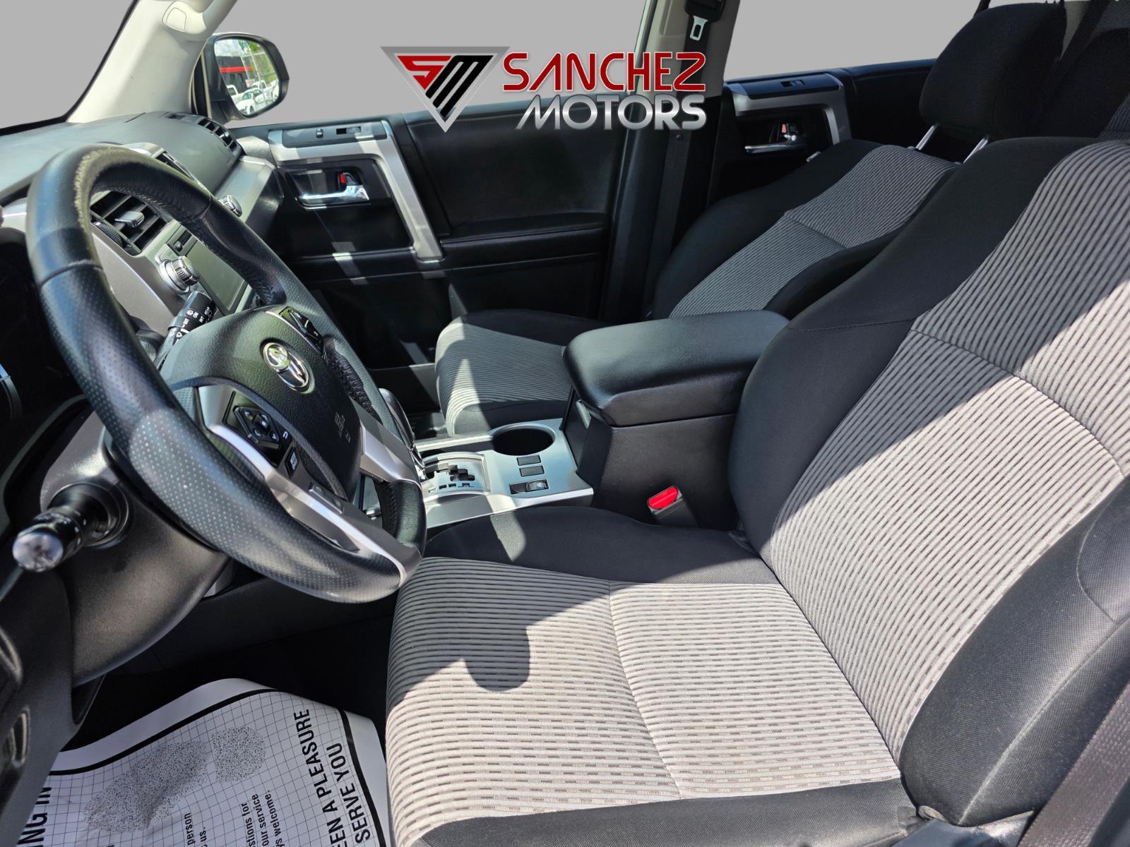2016 Toyota 4Runner SR5 - Photo 6