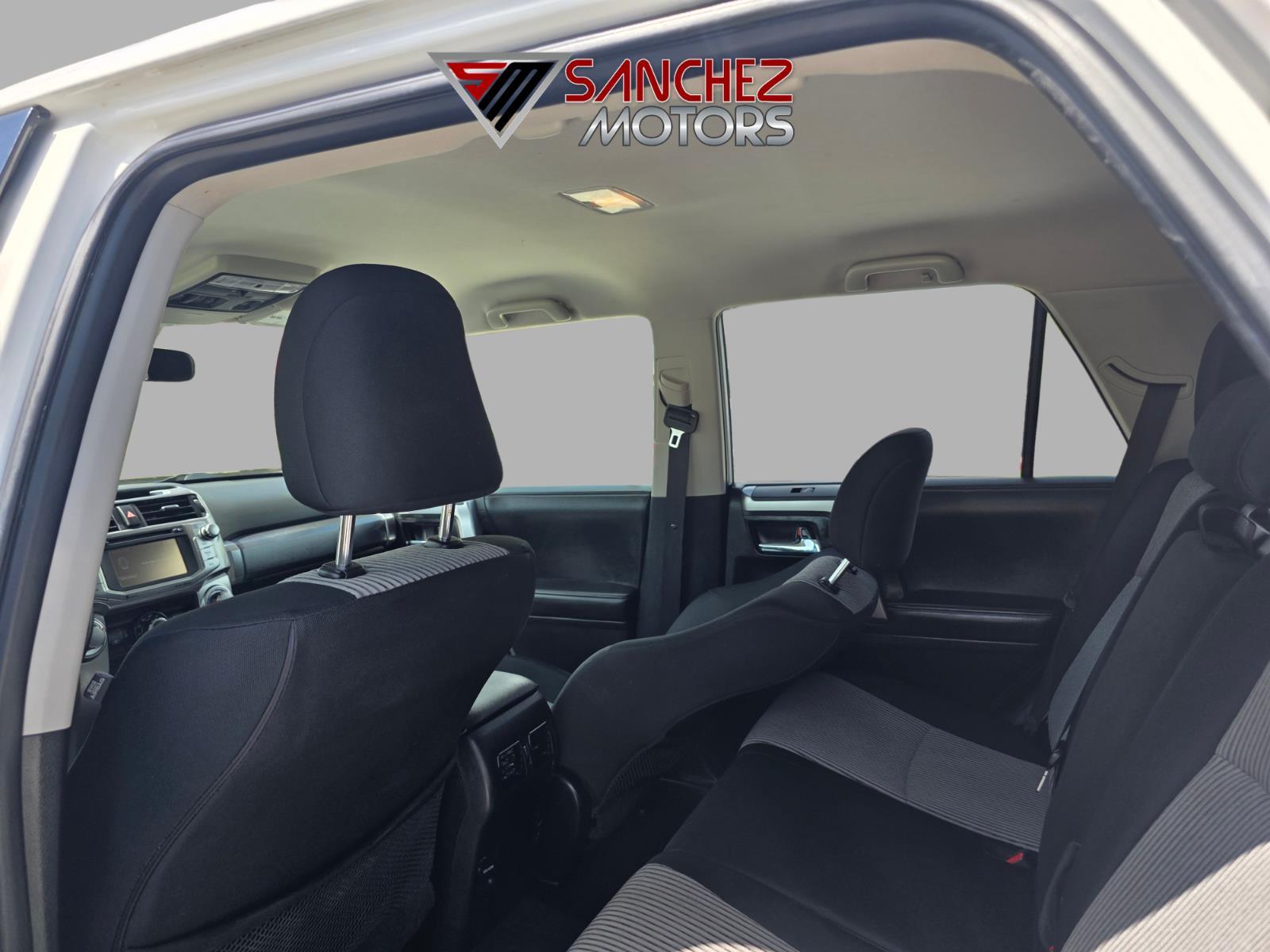 2016 Toyota 4Runner SR5 - Photo 7