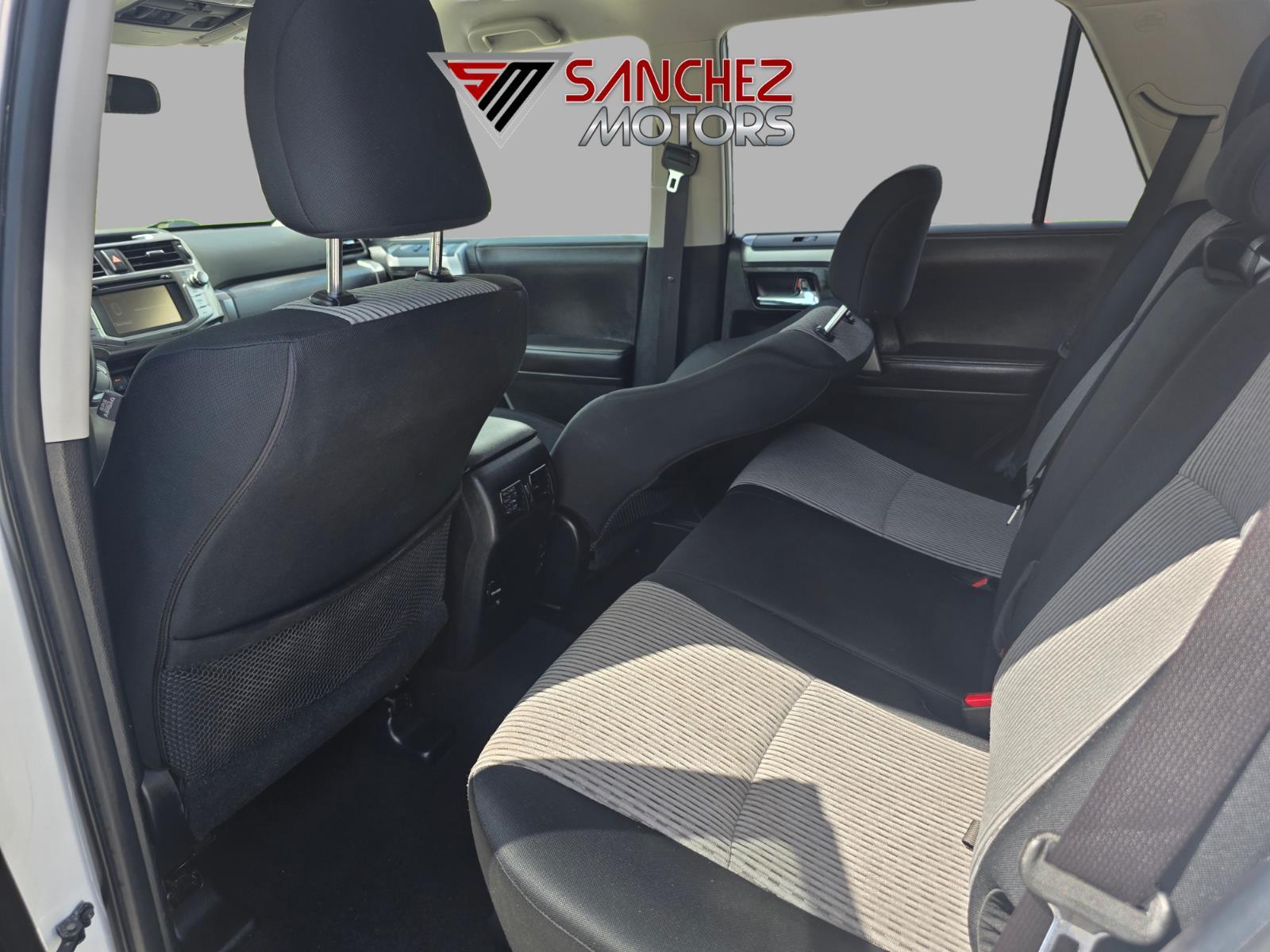 2016 Toyota 4Runner SR5 - Photo 9