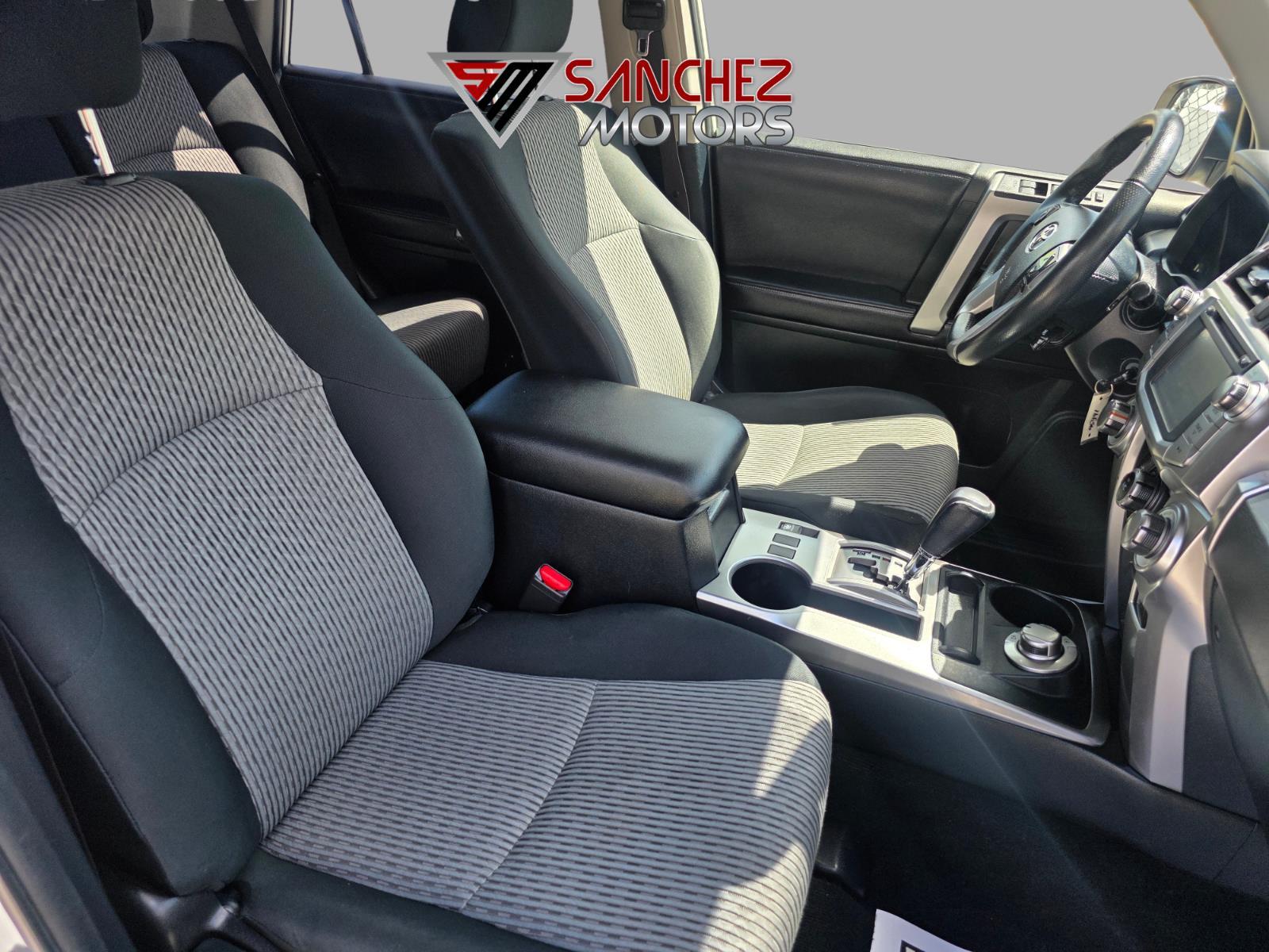 2016 Toyota 4Runner SR5 - Photo 15