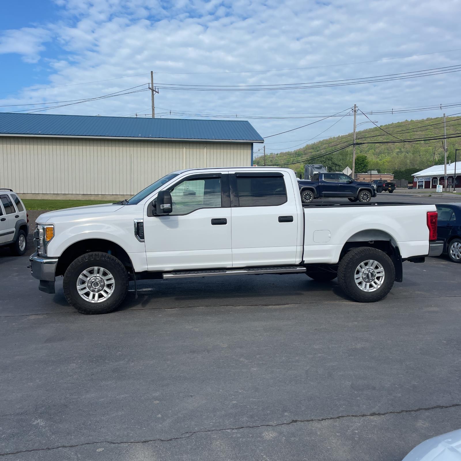 2017 Ford F-250 XLT 4x4 Crew Cab 8' Box's photo