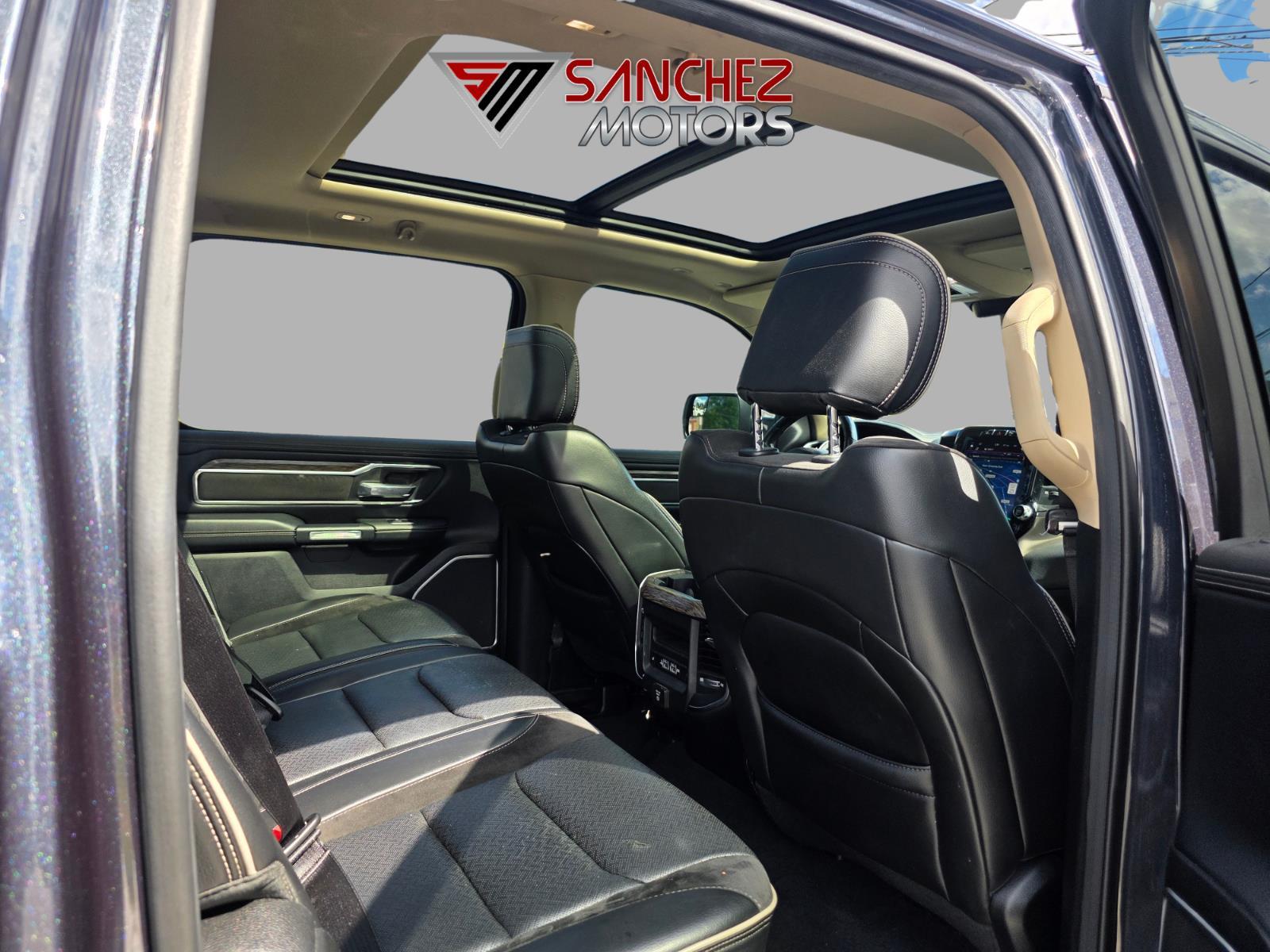 2019 RAM Ram 1500 Pickup Laramie - Photo 8