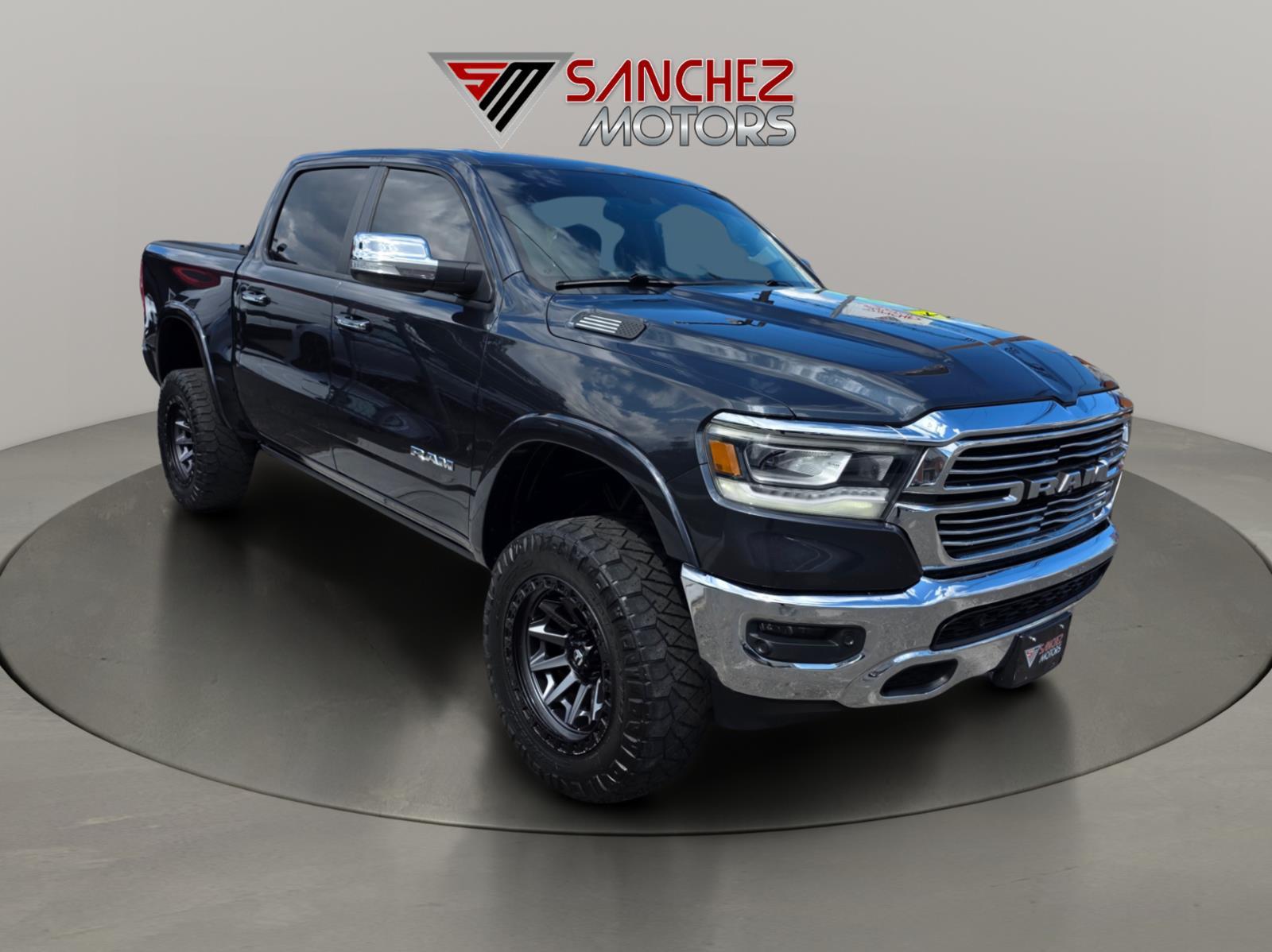 2019 RAM Ram 1500 Pickup Laramie - Photo 2