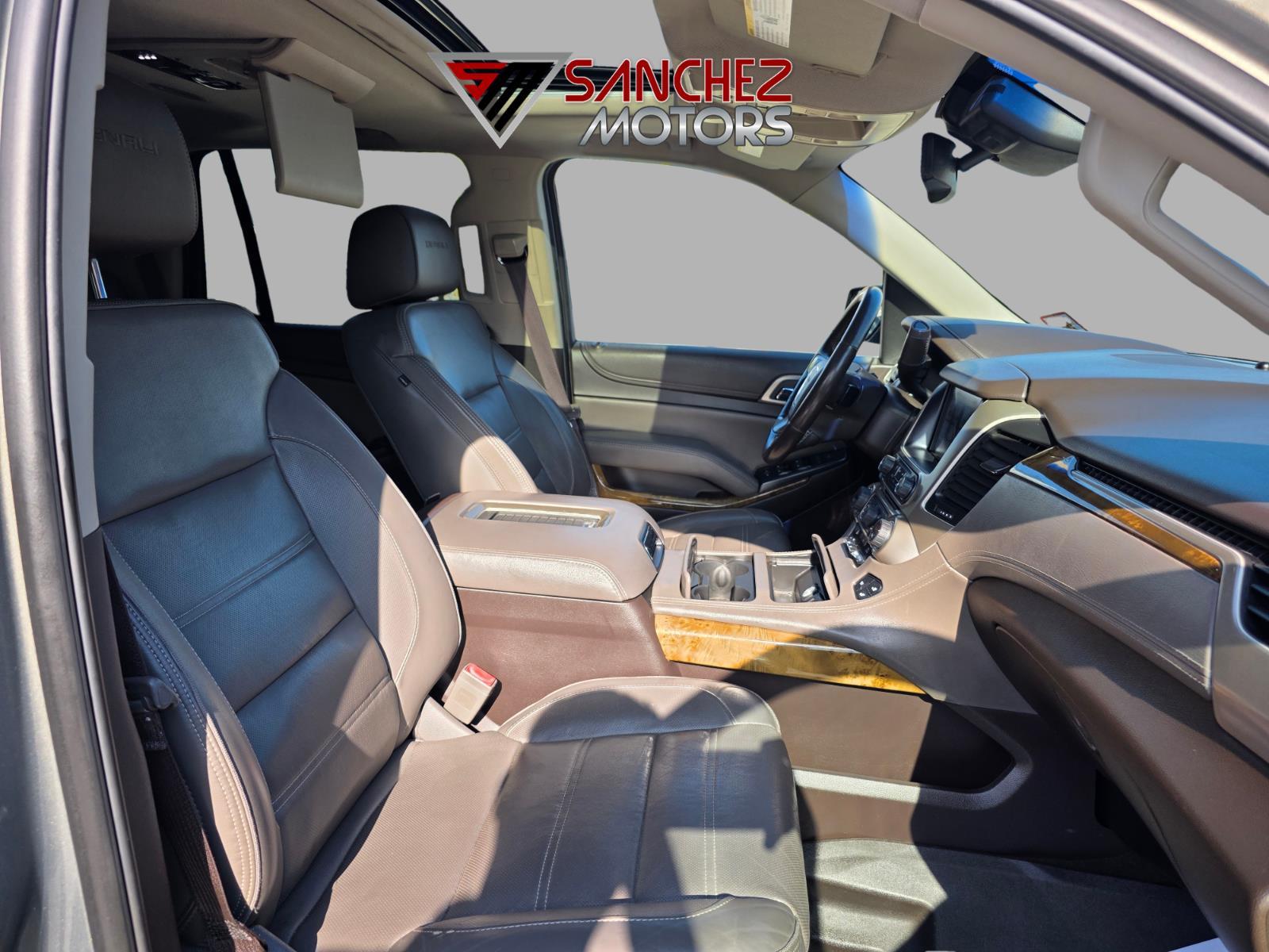 2017 GMC Yukon Denali - Photo 10