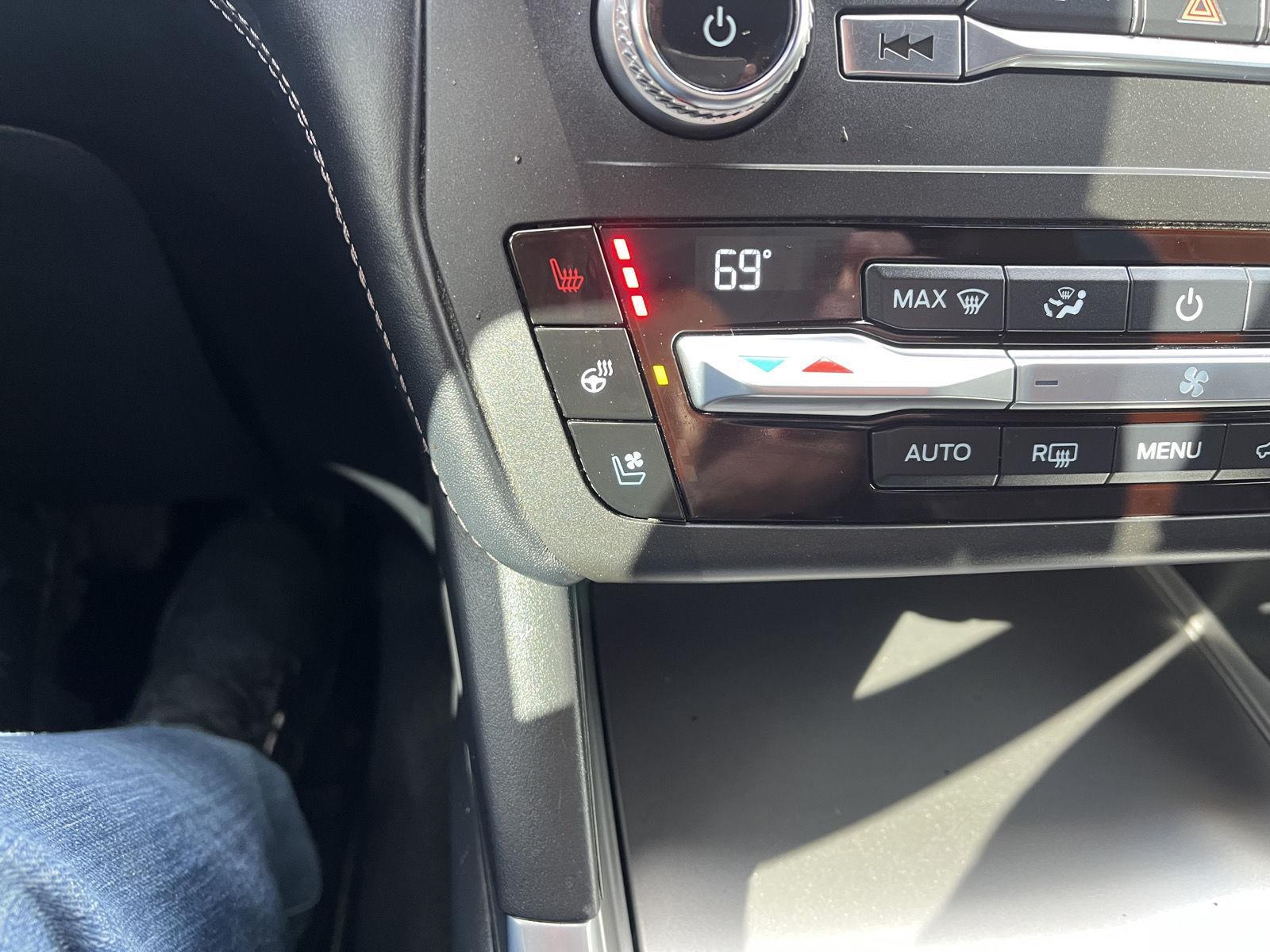 2020 Ford Explorer Platinum photo 21