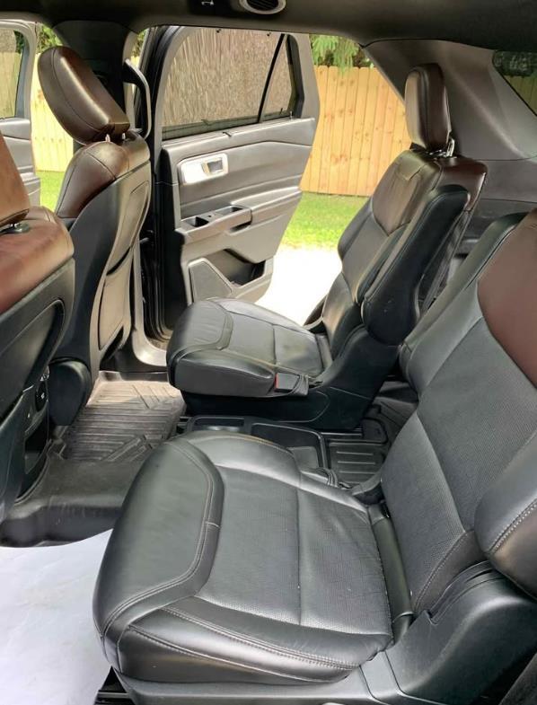 2020 Ford Explorer Platinum photo 15