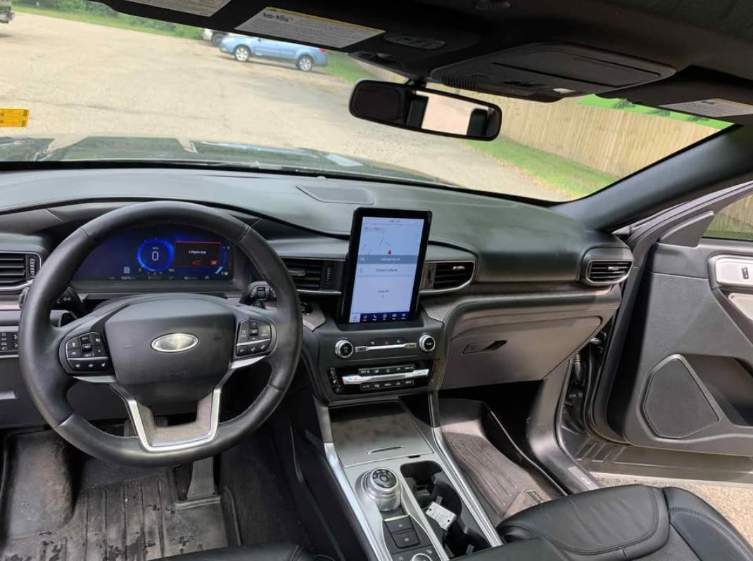 2020 Ford Explorer Platinum photo 9