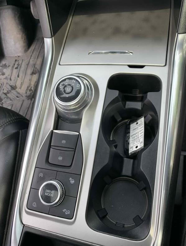 2020 Ford Explorer Platinum photo 26