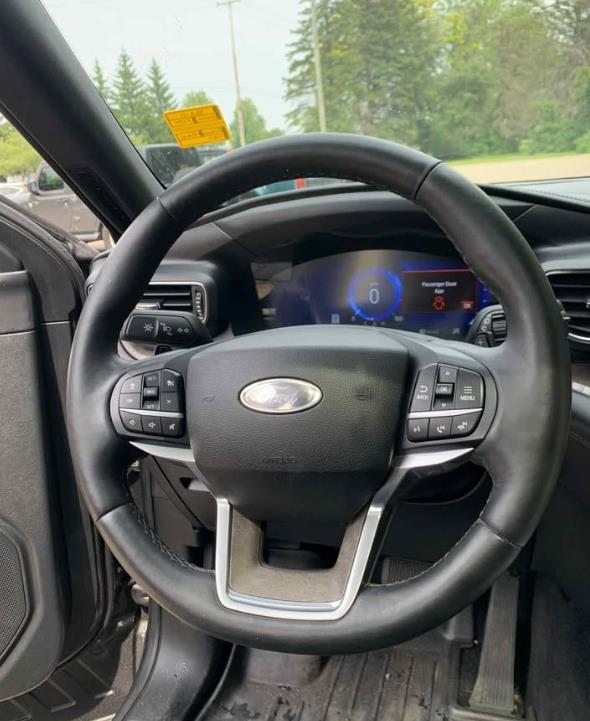 2020 Ford Explorer Platinum photo 8