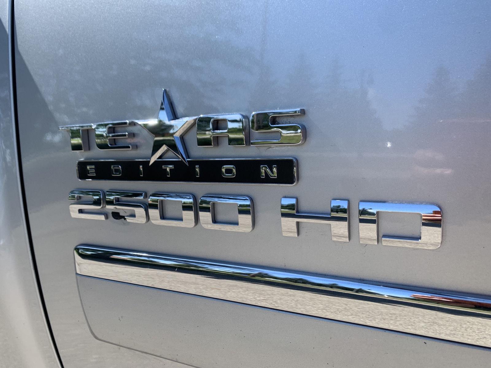 2013 Chevrolet Silverado 2500HD LT photo 11