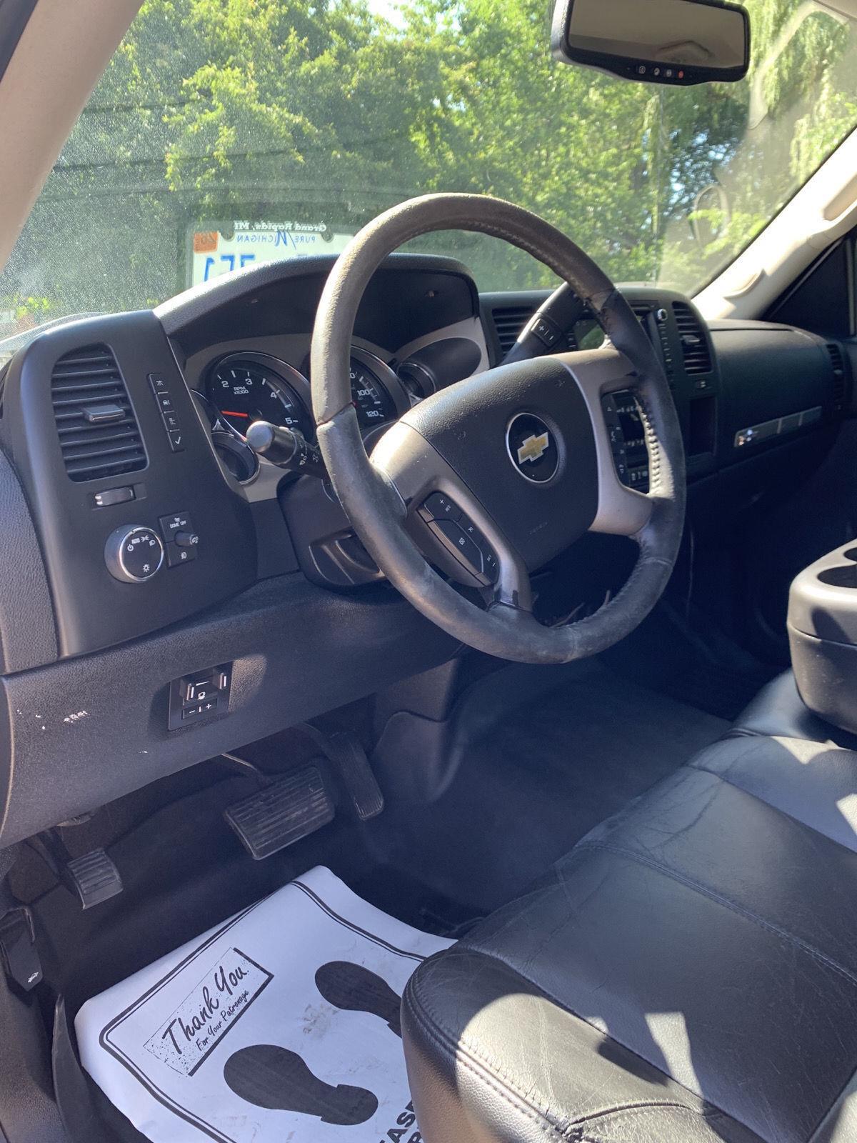 2013 Chevrolet Silverado 2500HD LT photo 12