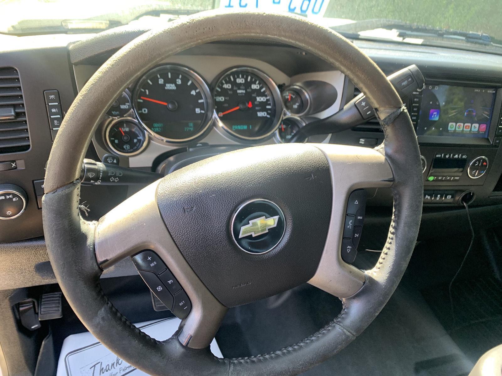 2013 Chevrolet Silverado 2500HD LT photo 15