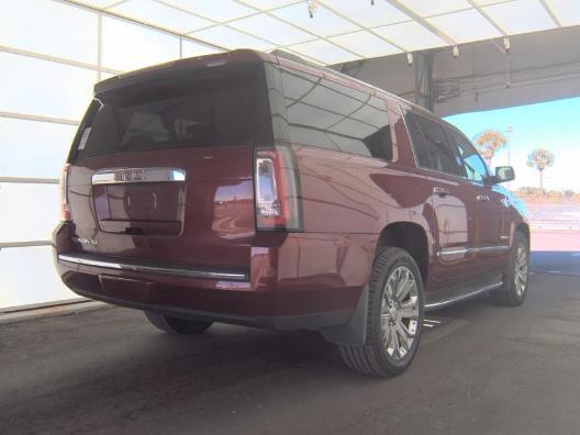 2016 GMC Yukon XL Denali's photo