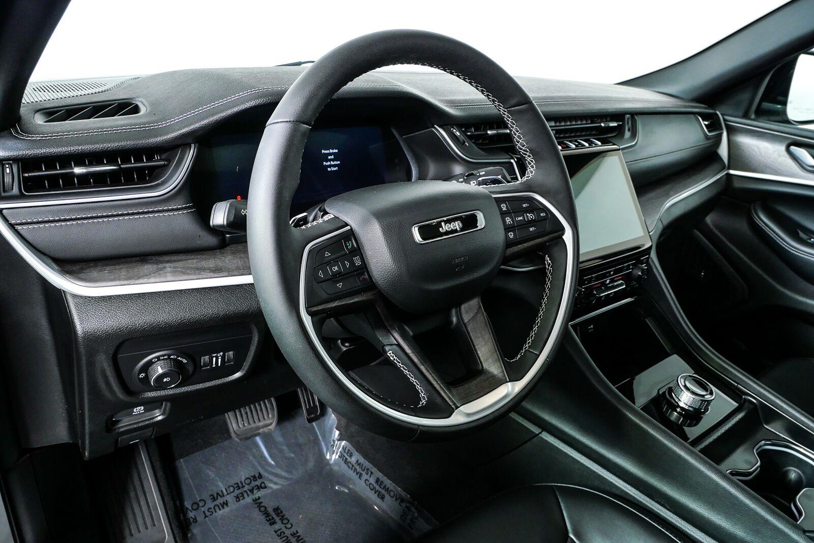 Used 2025 Silver Zynith Jeep Limited image 4
