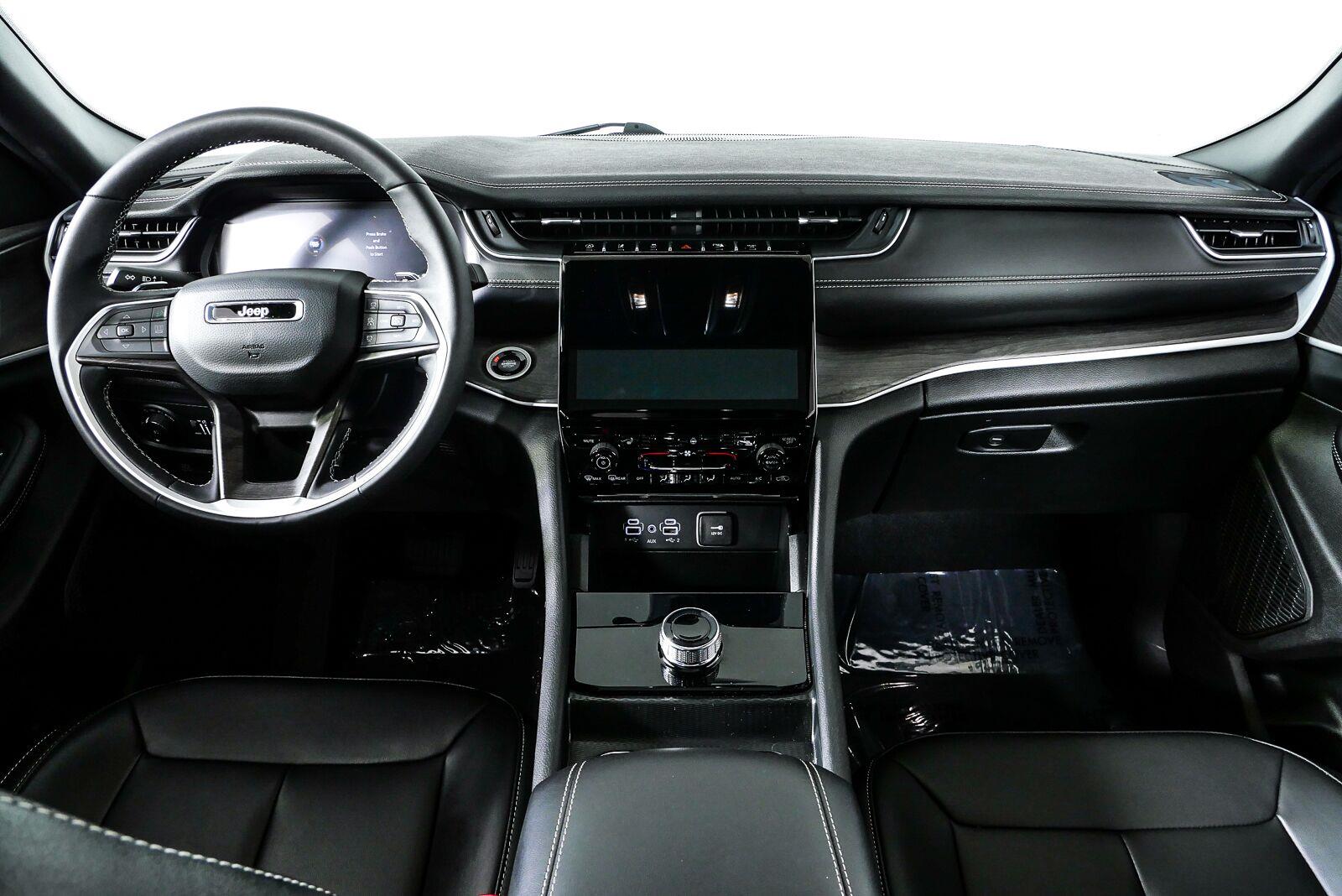 Used 2025 Silver Zynith Jeep Limited image 20