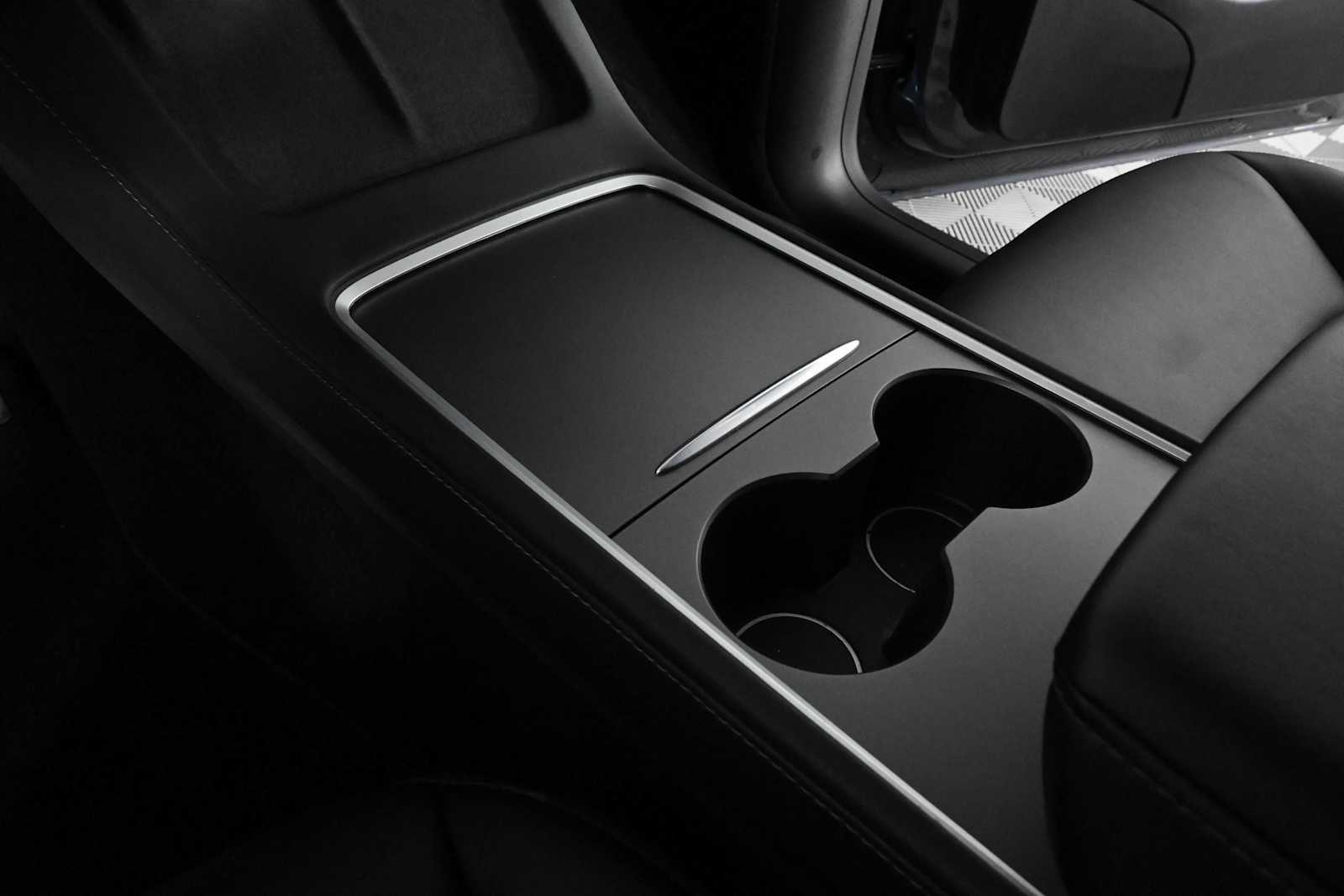 Used 2022  Tesla Performance image 27