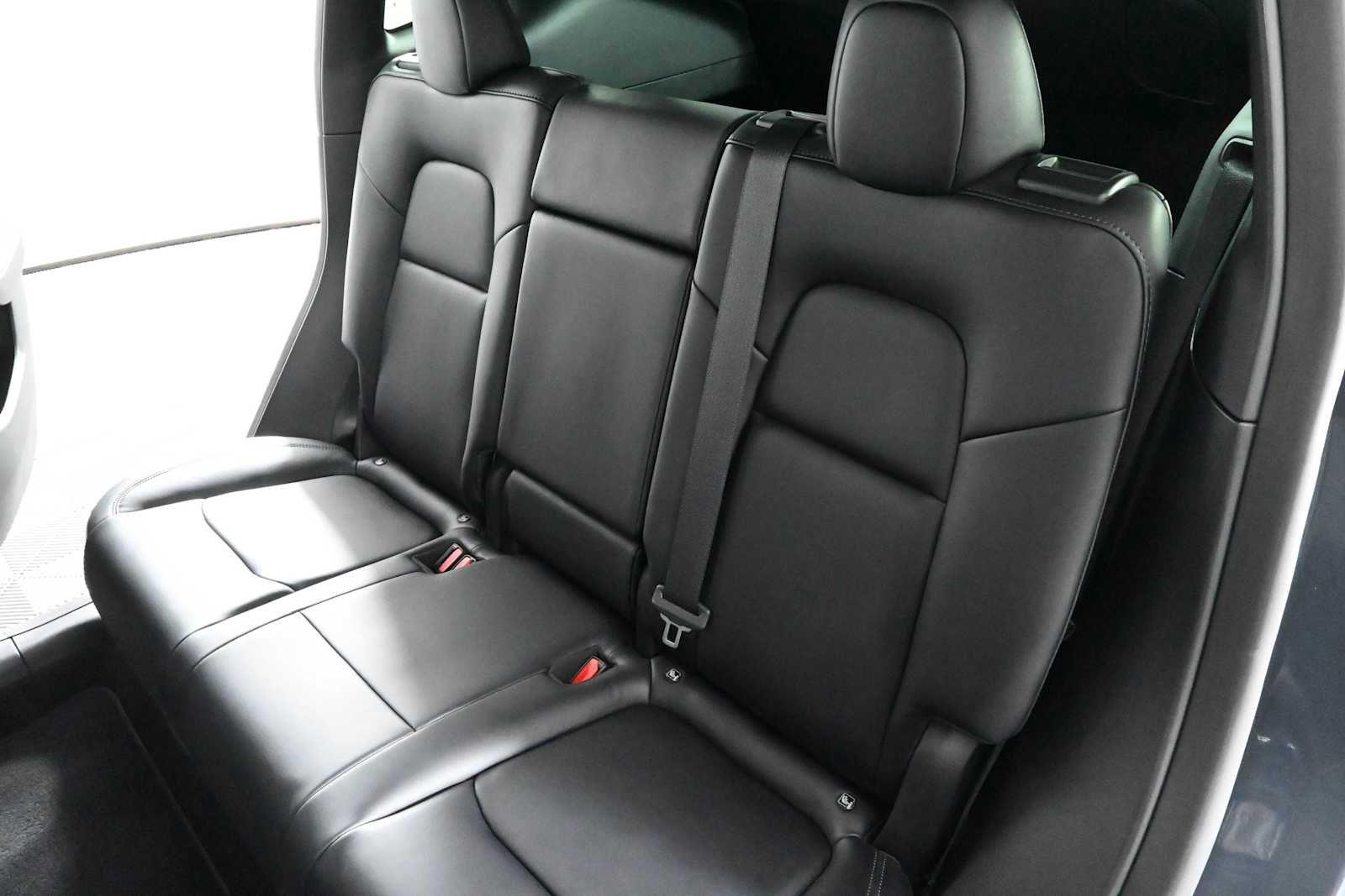 Used 2022  Tesla Performance image 15