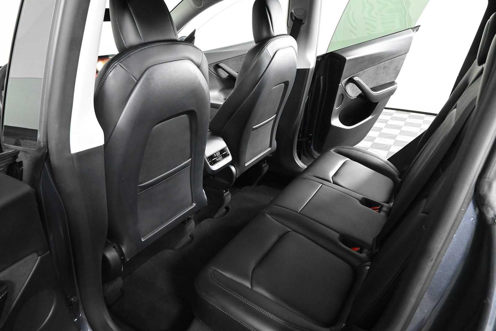 Used 2022  Tesla Performance image 16