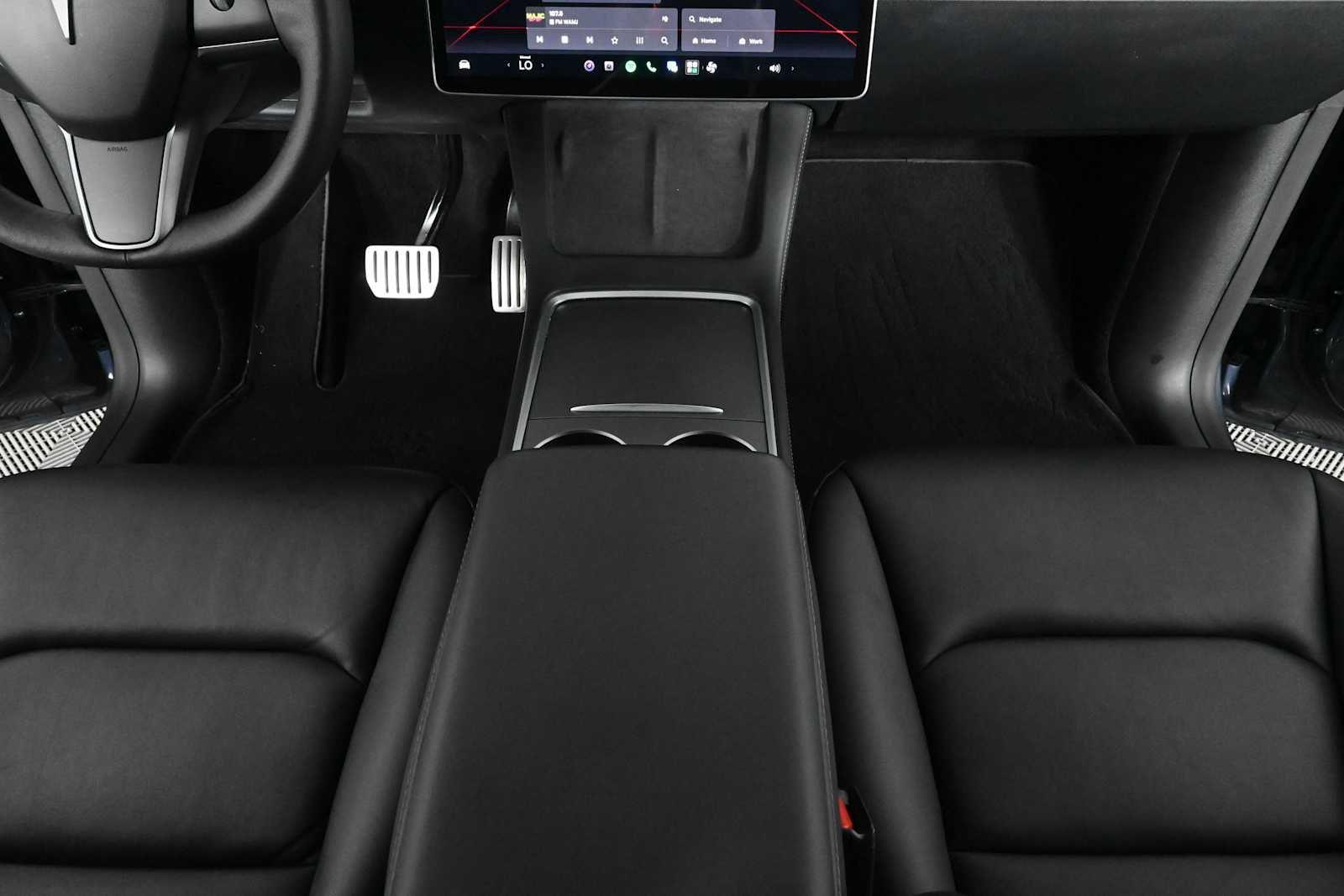 Used 2022  Tesla Performance image 18