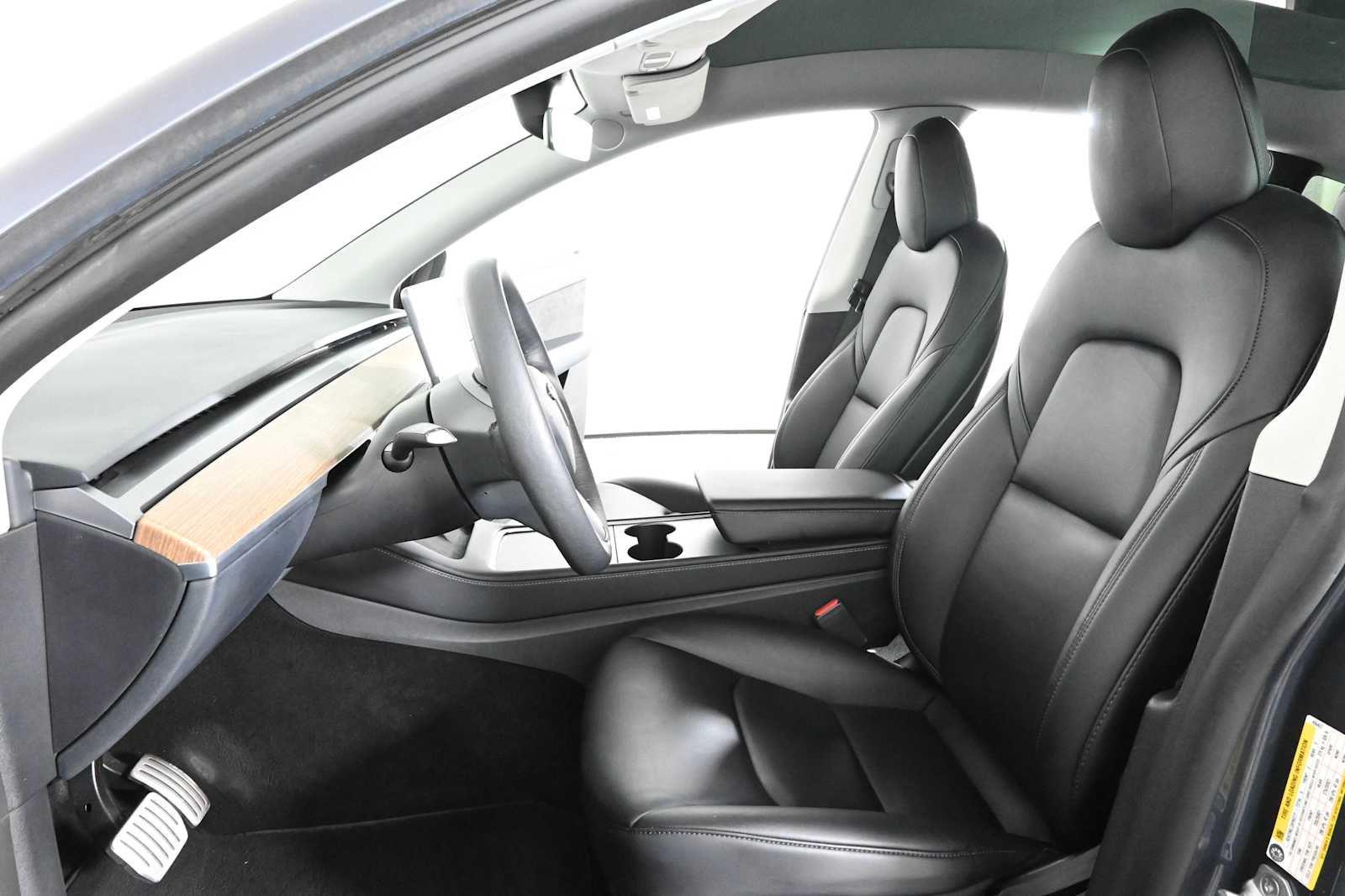 Used 2022  Tesla Performance image 21