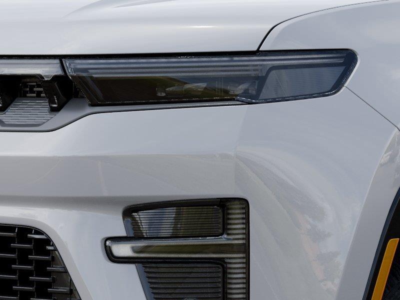 New 2026 Bright White Clear-Coat Exterior Paint Jeep Limited Altitude image 10