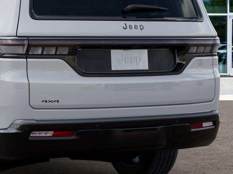 New 2026 Bright White Clear-Coat Exterior Paint Jeep Limited Altitude image 13
