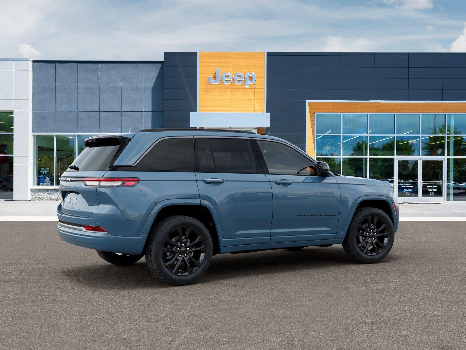 New 2026 Steel Blue Exterior Paint Jeep Limited Reserve image 4