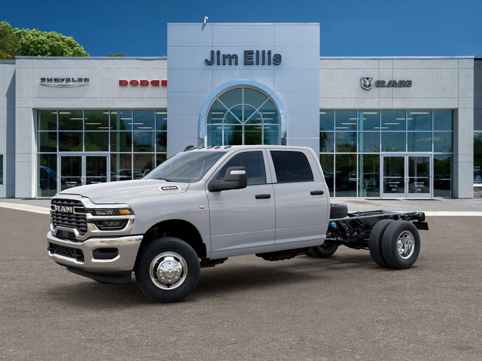 New 2026 Bright White Clear-Coat Exterior Paint RAM Tradesman image 2