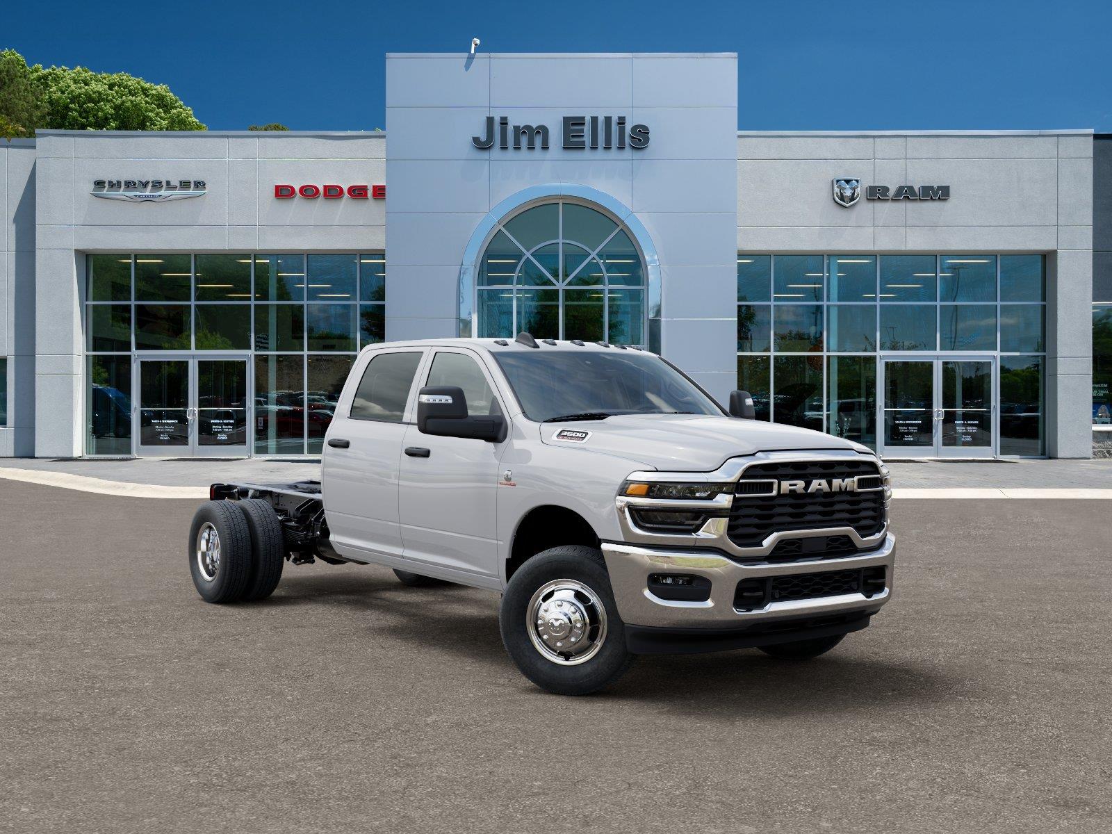 New 2026 Bright White Clear-Coat Exterior Paint RAM Tradesman image 5