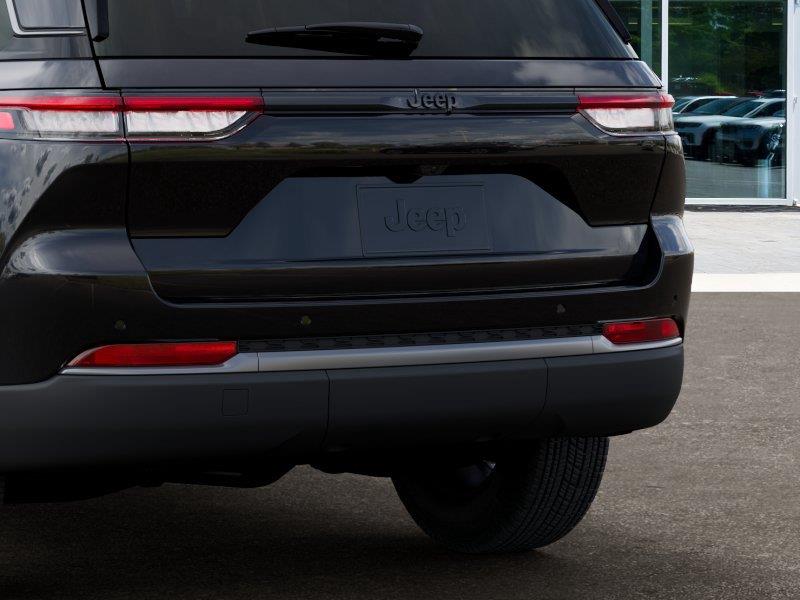 New 2027 High-Gloss Black Paint Jeep Laredo Altitude image 13