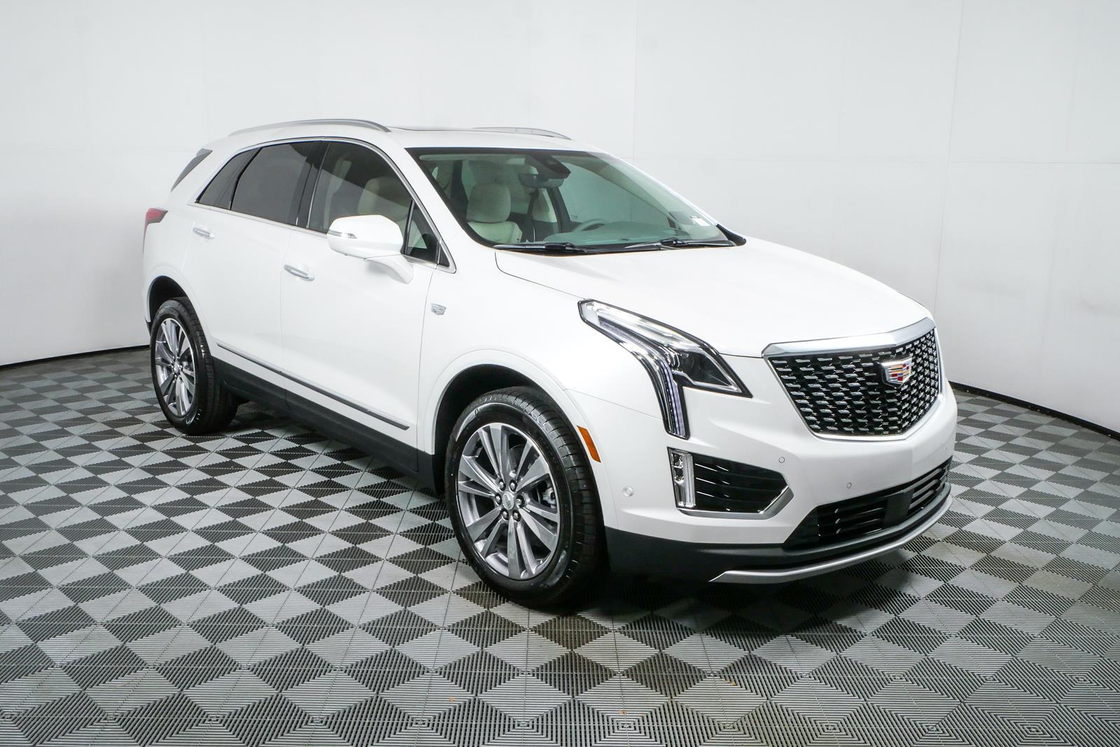 Crystal White Tricoat 2026 Cadillac XT5 SUV / Crossover Front-Wheel Drive 9-Speed Automatic